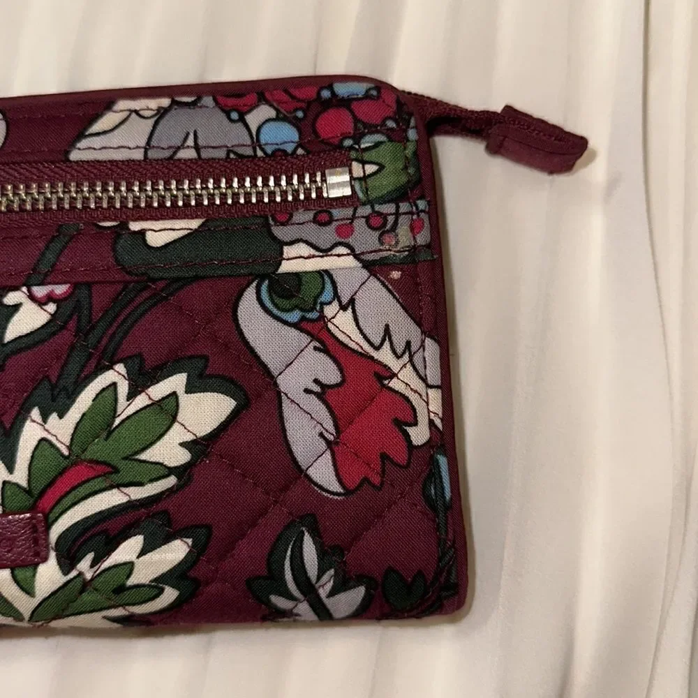 Vera Bradley Bordeaux Blooms Burgundy Large Quilted Floral Wristlet RFID Wallet - Picture 13 of 14